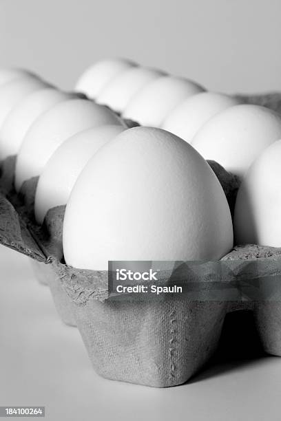 Huevos Alternativas Foto de stock y más banco de imágenes de Alimento - Alimento, Blanco - Color, Blanco y negro