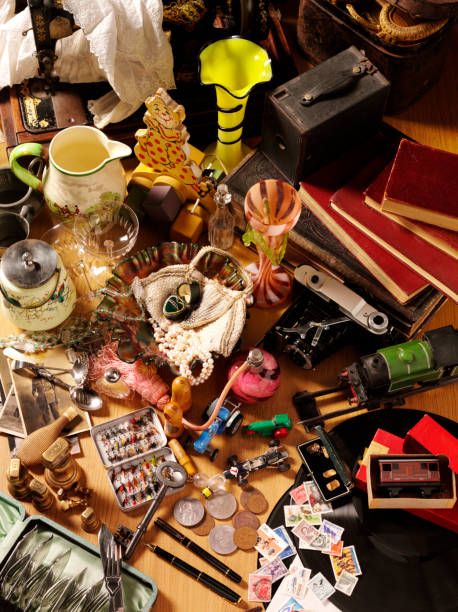 istock Table of Antiques and Collectables 184101279