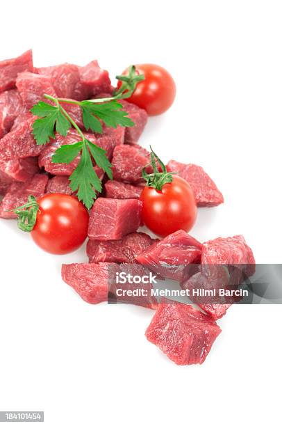 Oliwie Surowego Mięsa Z Pomidorów Śliwkowy - zdjęcia stockowe i więcej obrazów Białe tło - Białe tło, Mięso, Surowy - Sposób przygotowania jedzenia