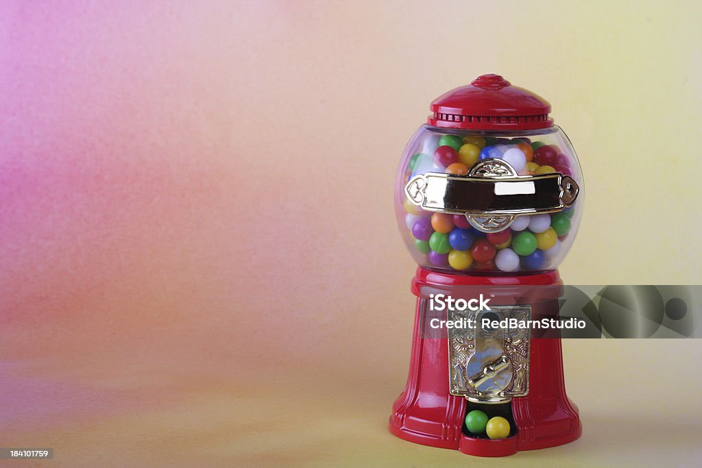 Automat z gumami do żucia - Zbiór zdjęć royalty-free (Automat z gumami do żucia)