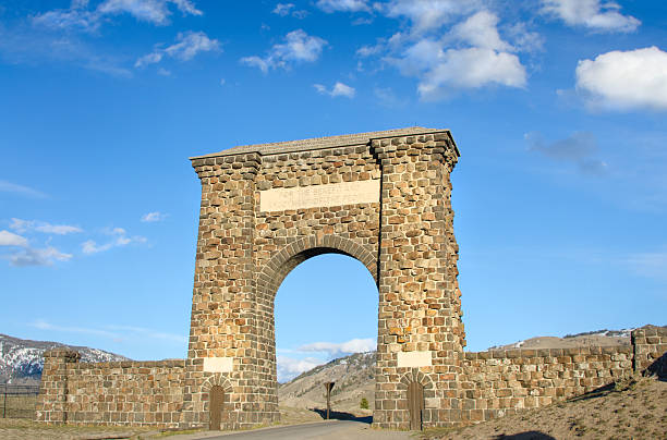 istock Yellowstone Park Roosevelt Arch North Entrance 184101830