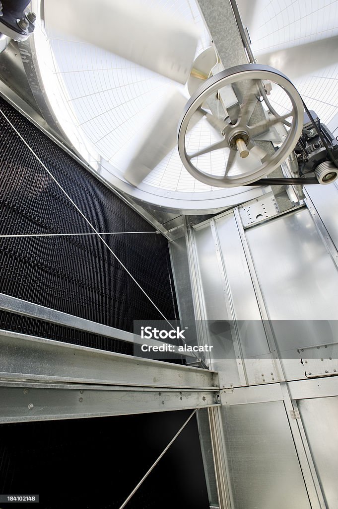 Torre de enfriamiento Interior, sistema de calefacción, ventilación y aire acondicionado - Foto de stock de Agua libre de derechos