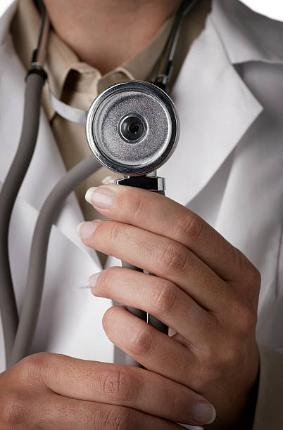 estetoscópio - stethoscope human hand doctor handcarves - fotografias e filmes do acervo