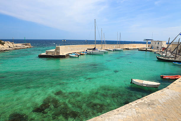 tricase porto- solento coast, puglia, włochy - tricase porto zdjęcia i obrazy z banku zdjęć