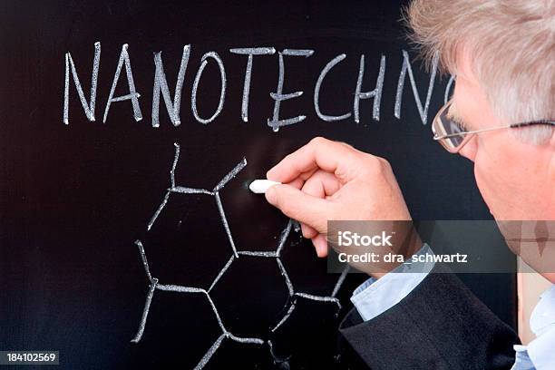 Nanotecnología Foto de stock y más banco de imágenes de E=mc2 - E=mc2, Tercera edad, Adulto