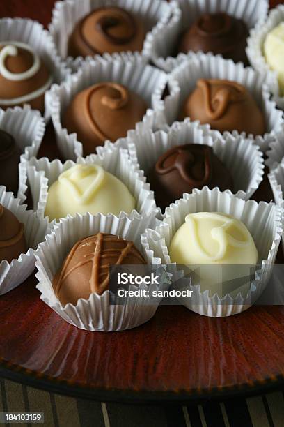 Mixed Trufas - Fotografias de stock e mais imagens de Alimentação Não-saudável - Alimentação Não-saudável, Açúcar, Castanho