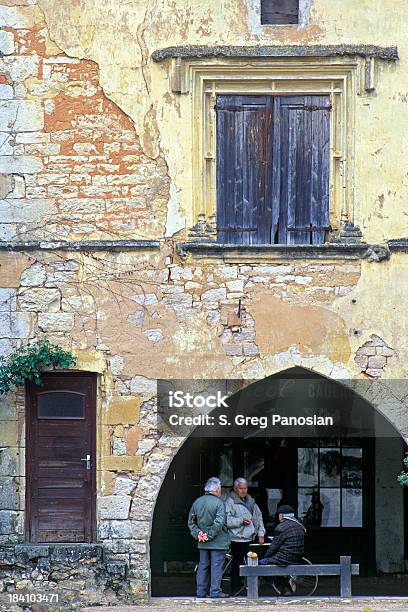 Foto de Conversa De Manhã e mais fotos de stock de Dordogne - Dordogne, Aldeia, Antigo