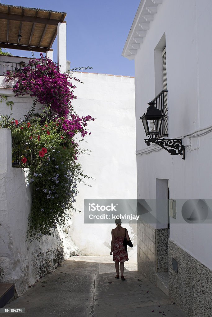 Mulher em espanhol street - Foto de stock de Adulto royalty-free