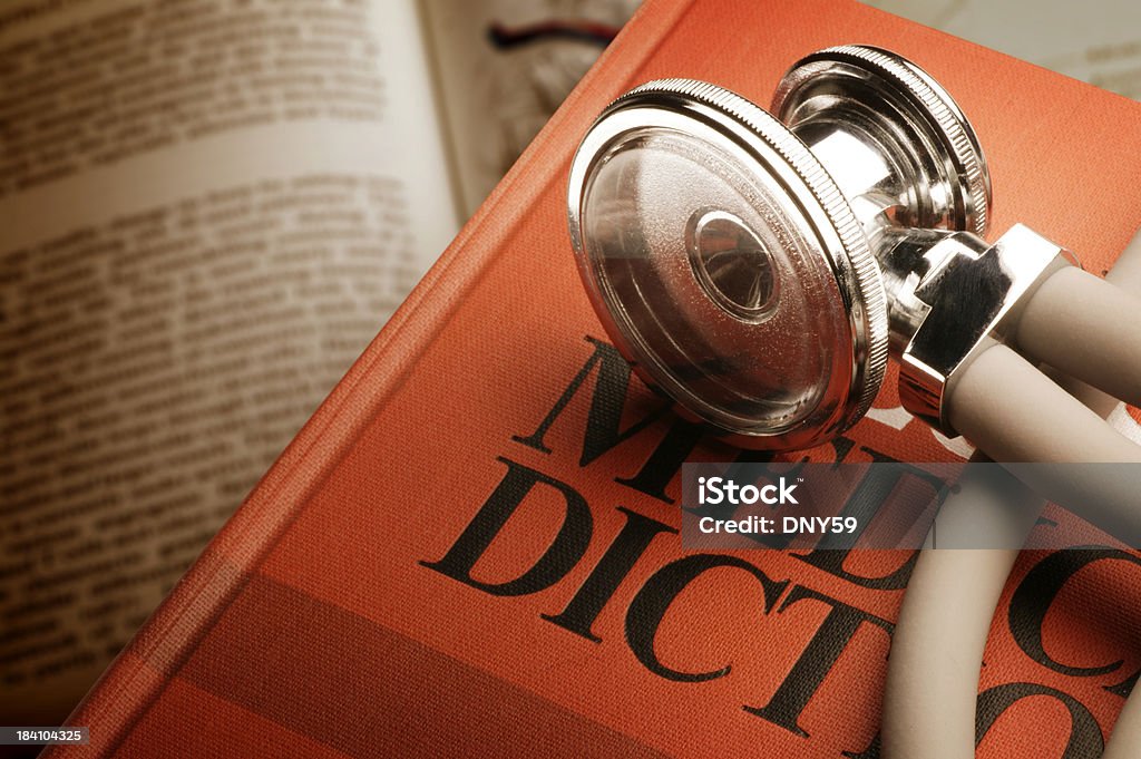 Stetoscopio su Medical Dictionary - Foto stock royalty-free di Dizionario