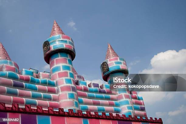 Castillo Inflable Para Saltar 002 Foto de stock y más banco de imágenes de Castillo inflable para saltar - Castillo inflable para saltar, Castillo - Estructura de edificio, Rebotar