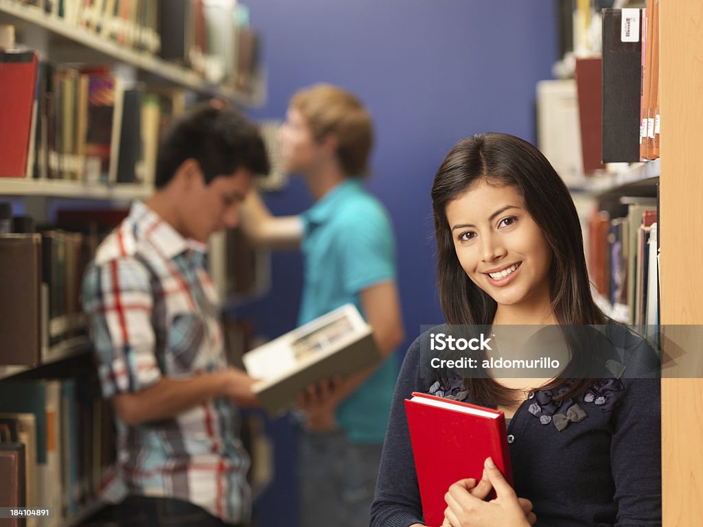 Adorável estudante na biblioteca - Royalty-free 20-29 Anos Foto de stock