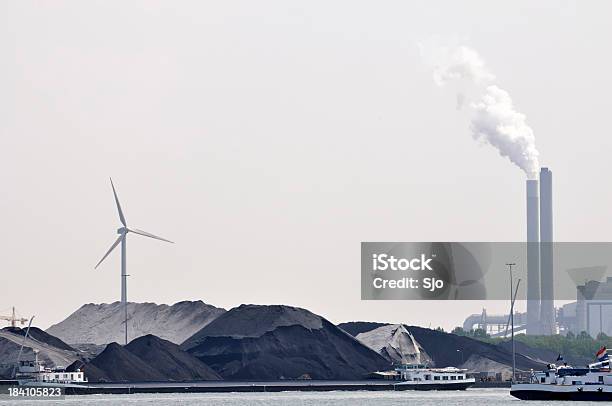 Carbone E Pianta Di Energia - Fotografie stock e altre immagini di Carbone - Carbone, Bruciare, Turbina a vento