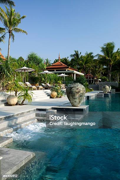 Foto de Villa Com Piscina Em Phuket Resort Hotel e mais fotos de stock de Ajardinado - Ajardinado, Aluguel de casa, Ao Lado de Piscina