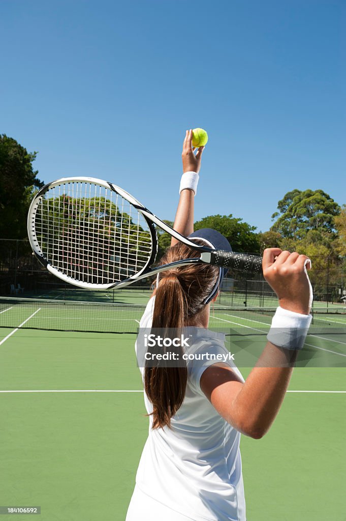 Kobieta przygotowanie do obsługi - Zbiór zdjęć royalty-free (Tenis)