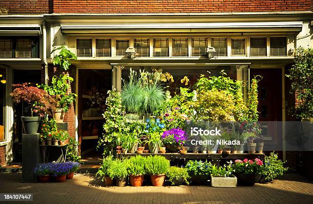 フラワーショップ - 花屋のストックフォトや画像を多数ご用意 - 花屋, 店, 建物の正面