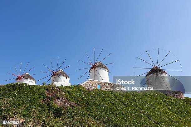 Photo libre de droit de Moulins À Vent De Mykonos banque d'images et plus d'images libres de droit de Bleu - Bleu, Ciel, Ciel sans nuage