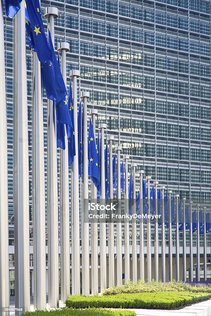 Flaggen in der von der Europäischen Kommission, Brüssel - Lizenzfrei Berlaymont-Gebäude Stock-Foto