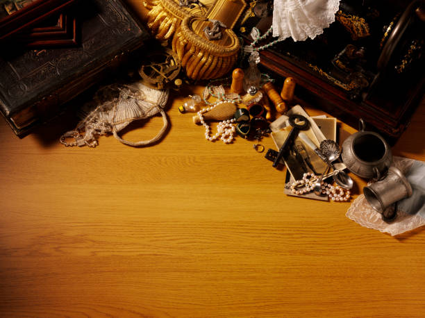 istock Vintage Antiques and Collectables 184108443
