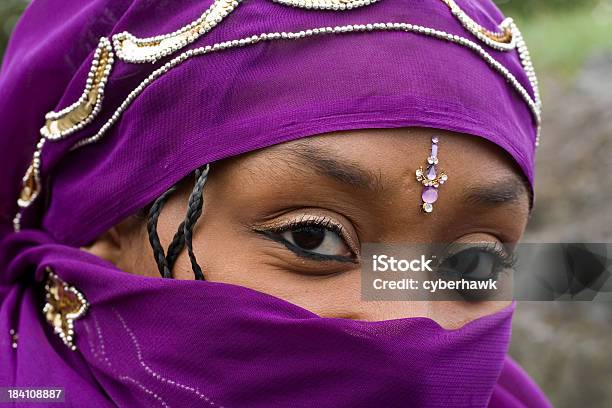 Скрытые Smile — стоковые фотографии и другие картинки Афроамериканская этническая группа - Афроамериканская этническая группа, Индия, Американская культура