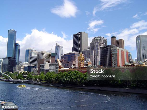 Skyline Di Melbourne Australia - Fotografie stock e altre immagini di Acqua - Acqua, Affari, Ambientazione esterna