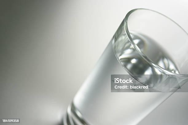 Bicchiere Di Acqua - Fotografie stock e altre immagini di Acqua - Acqua, Acqua potabile, Bevanda fredda