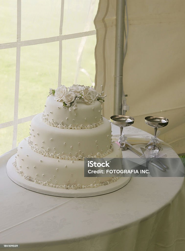 Dia de bolo de casamento - Foto de stock de Ambiente - All Vocabulary royalty-free