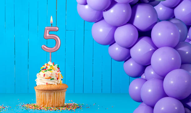 Birthday candle number 5 - Cupcake and balloon decoration