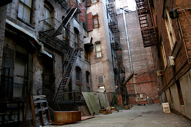 istock Secret Alley 184110218
