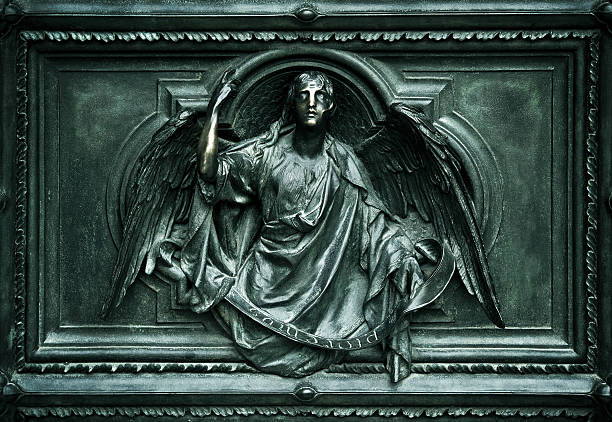 Madonna Angel and Crown of Victory, Laurel Wreath, Recoleta cemetery