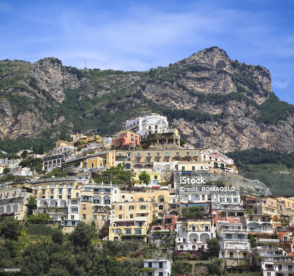 Positano дома и гостиницы, побережье Амальфи, кампания Италия - Стоковые фото Амальфийское побережье роялти-фри