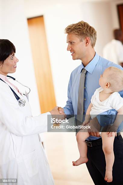 Danke Arzt Stockfoto und mehr Bilder von Arzt - Arzt, Baby, Berufliche Beschäftigung