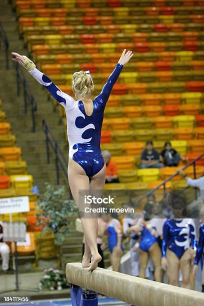 Photo libre de droit de Poutre Gymnastique banque d'images et plus d'images libres de droit de Gymnastique sportive - Gymnastique sportive, Équipe sportive, Compétition