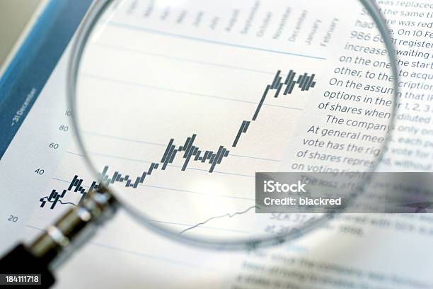 株式マーケットチャート - チャート図のストックフォトや画像を多数ご用意 - チャート図, ファイナンス, 傾いた