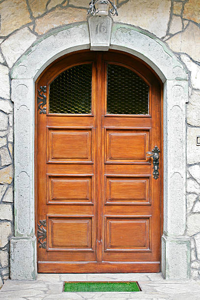 istock Wooden door 184112290
