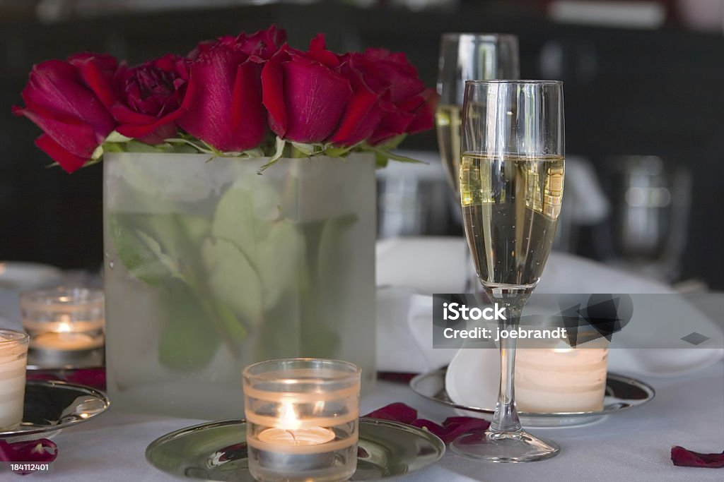 Jantar romântico à luz de velas, - Foto de stock de Amizade royalty-free