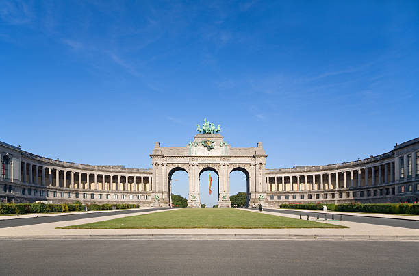 istock The Triumphal Arch in Brussels 184112523