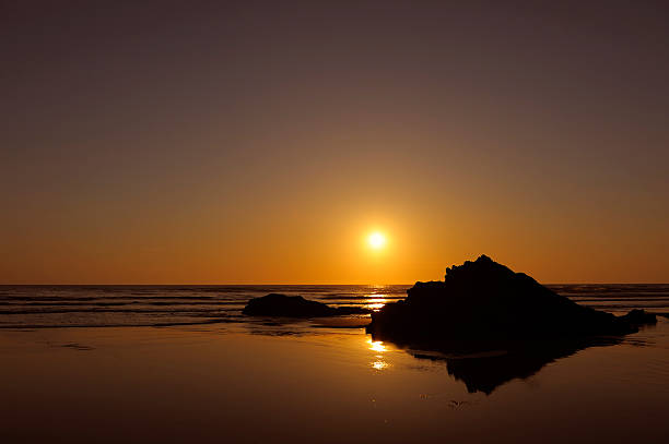 atlantic ocean sonnenuntergang - devon north devon sunset multi colored stock-fotos und bilder