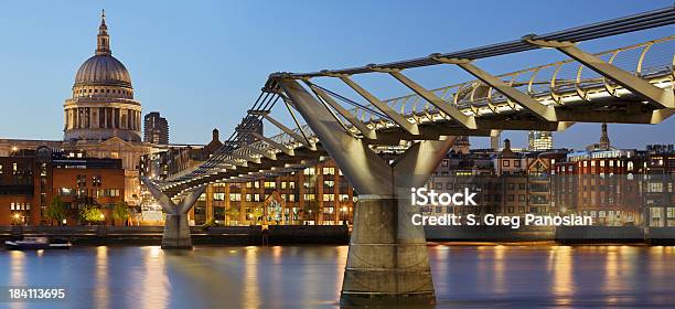 Foto de St Pauls Cathedral e mais fotos de stock de Londres - Inglaterra - Londres - Inglaterra, Panorâmica, Arquitetura