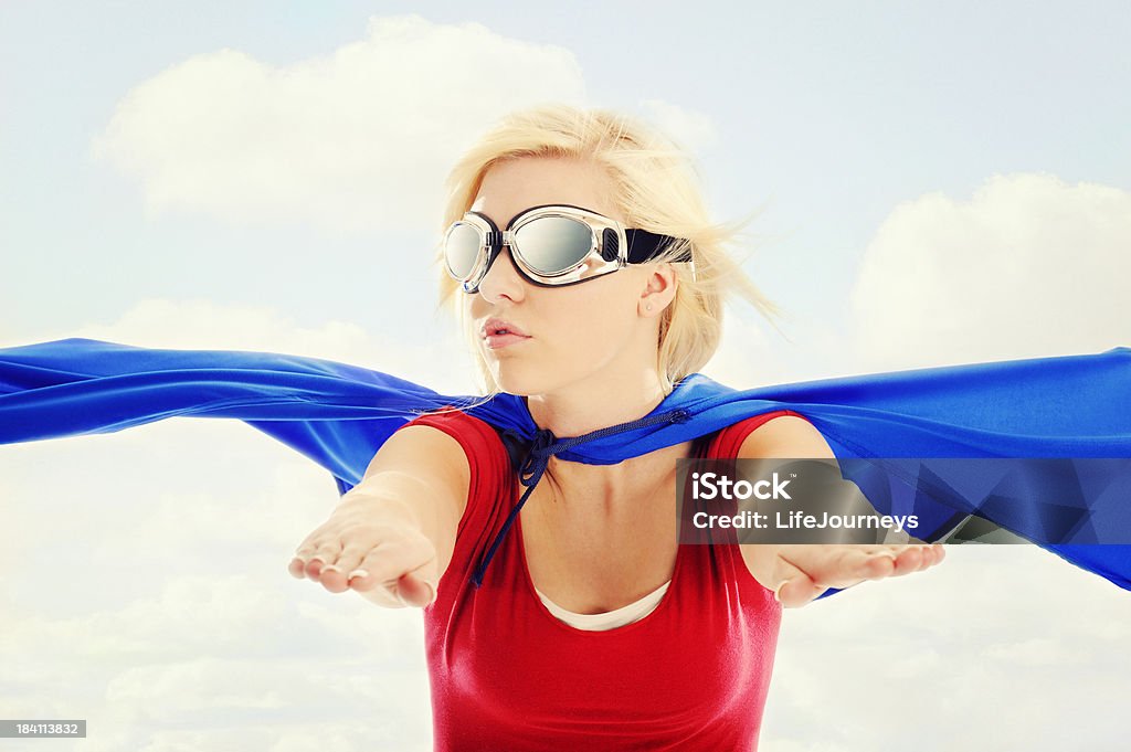 Super donna In volo - Foto stock royalty-free di Supereroe