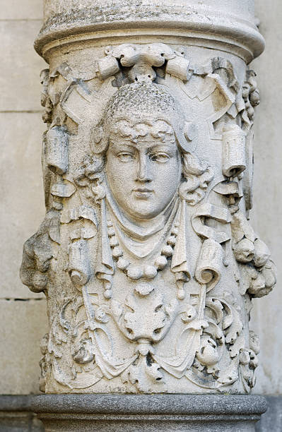 istock Stone satue/ bust at the columns of an old townhouse 184114285
