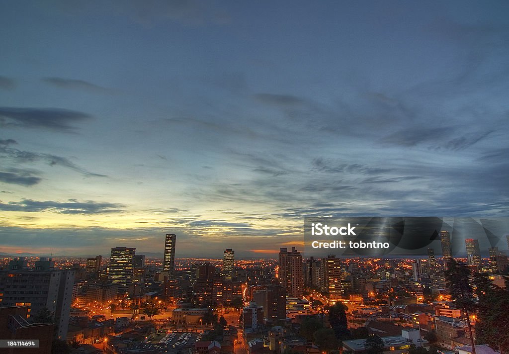 Cielo notturno di Bogotá - Foto stock royalty-free di Bogotá