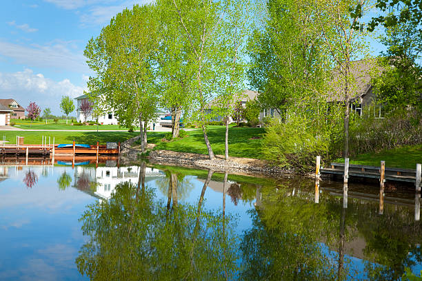istock Waterfront Residential Property With Docks 184115005