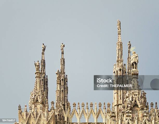 Foto de Estátuas Do Topo Da Catedral De Milão e mais fotos de stock de Antigo - Antigo, Arcaico, Arquitetura