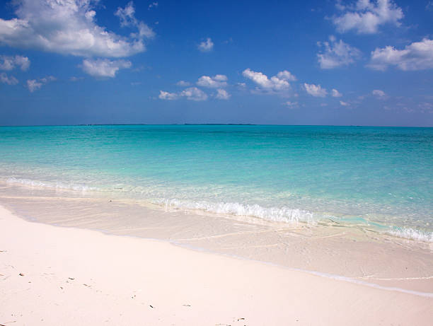 Praia de areia branca - fotografia de stock