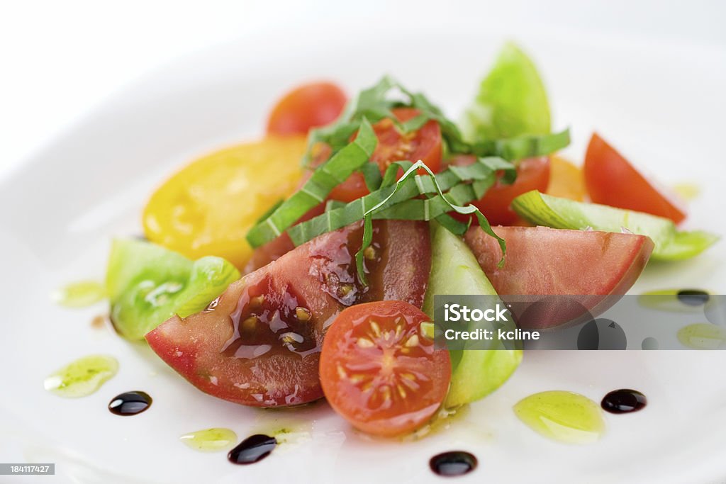 Salada de tomate tradicional - Foto de stock de Tomate Heirloom royalty-free