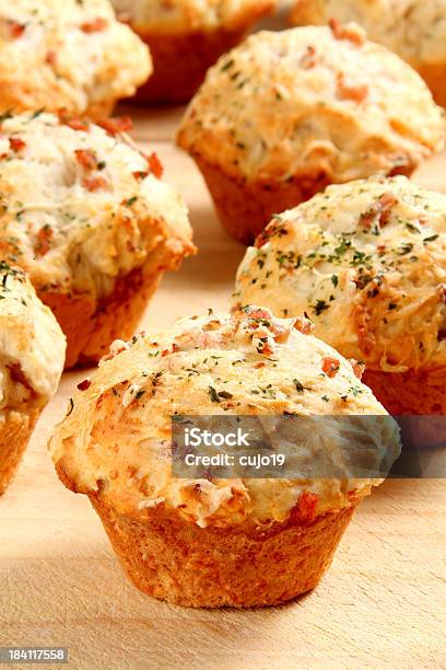 Foto de Saborosos Muffins e mais fotos de stock de Muffin - Muffin, Presunto, Queijo