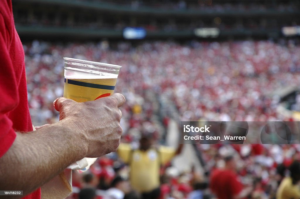 Cerveza deportes ventilador - Foto de stock de Cerveza libre de derechos