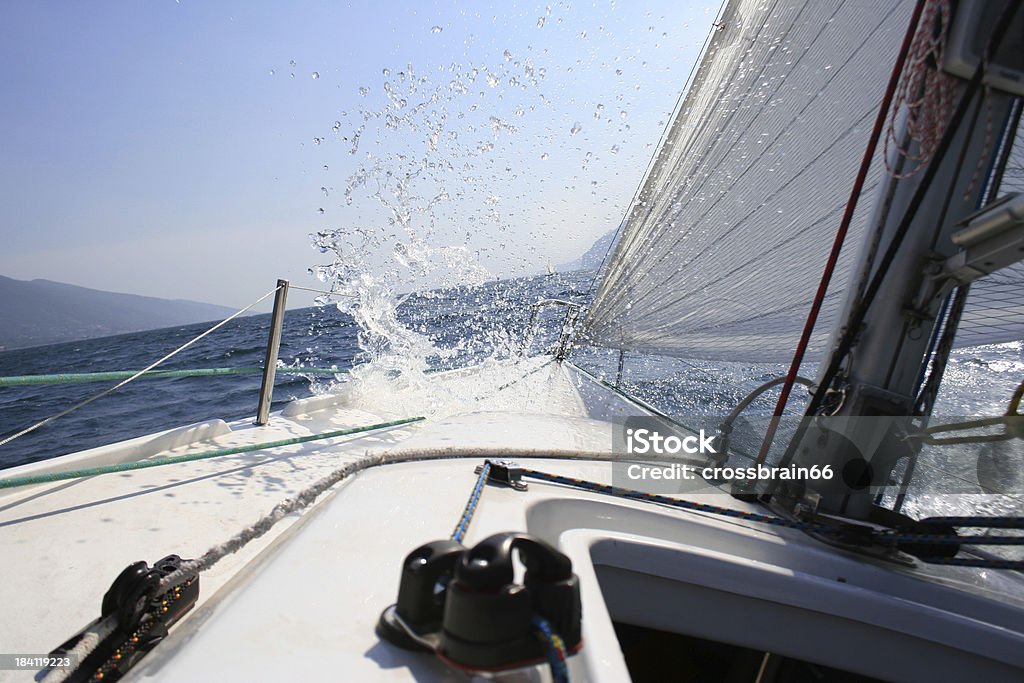 splash auf Segeln-yacht - Lizenzfrei Segeljacht Stock-Foto