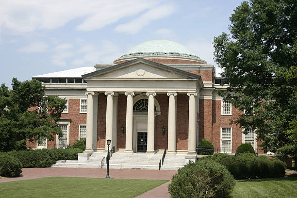 Academic Building Academic Building at the Campus of the University of North Carolina university of north carolina stock pictures, royalty-free photos & images