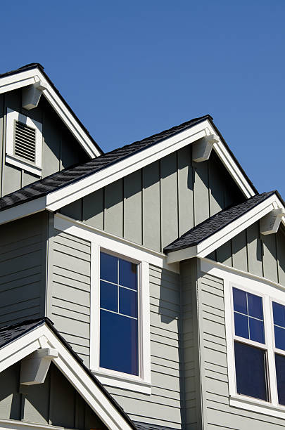 istock Daytime exterior of home 184120078